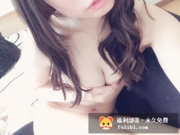 来自日本的16岁萌妹子大尺度自拍照