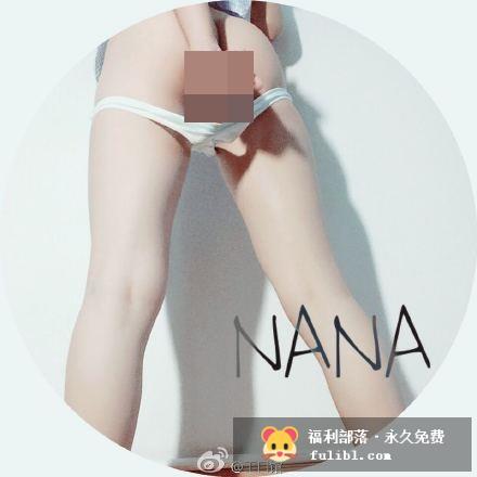 小小年纪就玩丁字裤  微博00后新人工口宝宝呐呐无修正尺度套图