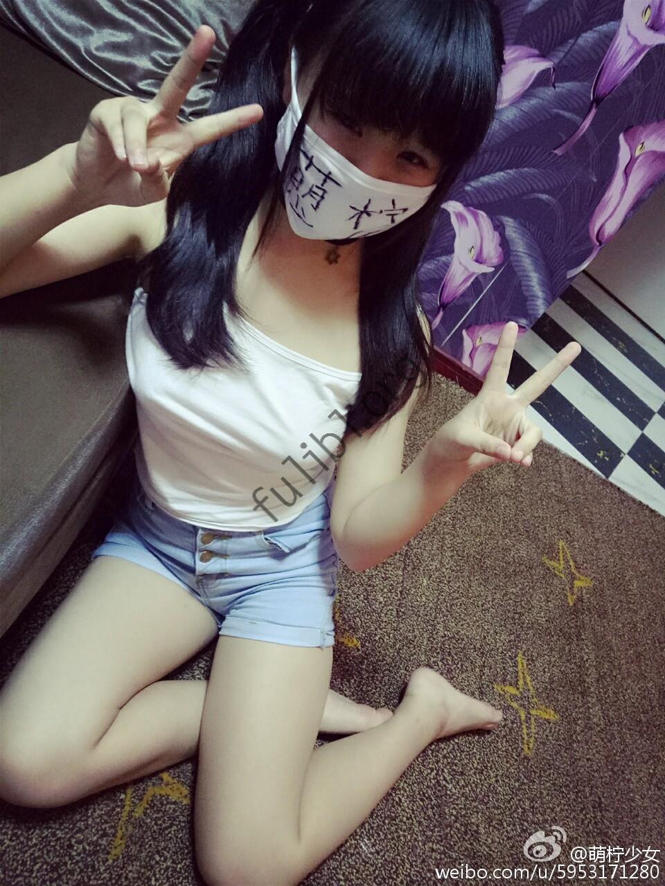 微博巨乳软妹@萌柠少女 VIP超清福利包无修正版[75P+2V/1.01G]
