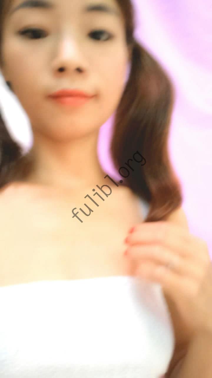 网红@小丫头秀秀 VIP走私大尺度紫薇自拍视频[2V/93M]