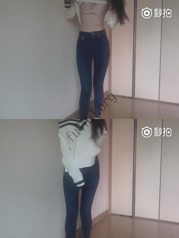身材超赞的女神突然就脱下内内自W 又突然穿上 这是发生了什么[1V/7M]