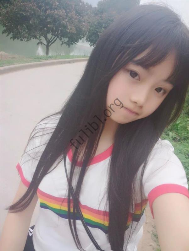露脸 微博00后小福利姬@茴茴VIP图包2套合集[142P/36M]