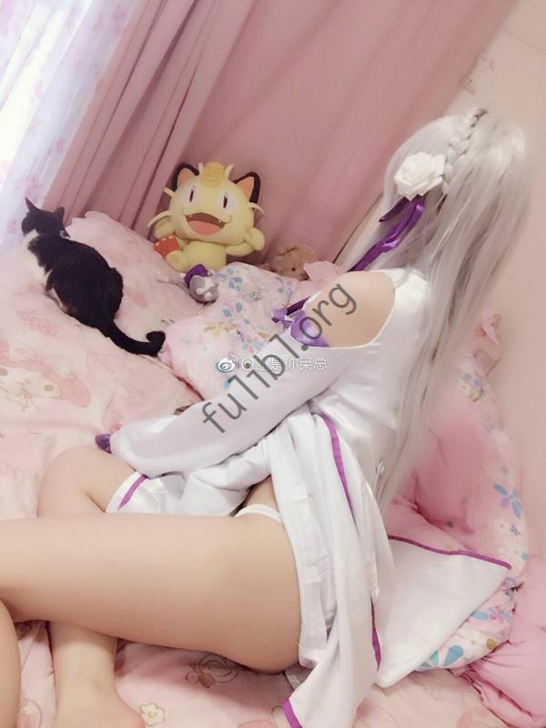 微博福利姬@习呆呆最新VIP会员图包之艾米 无修正原版[34P+2V/50M]