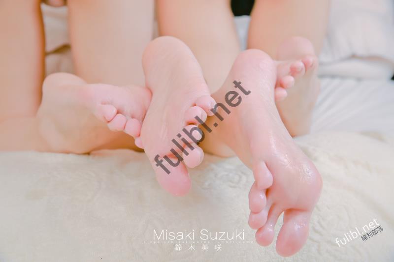 软软趴在床单上(misaki) 足控福利高清特典[200P/618M]
