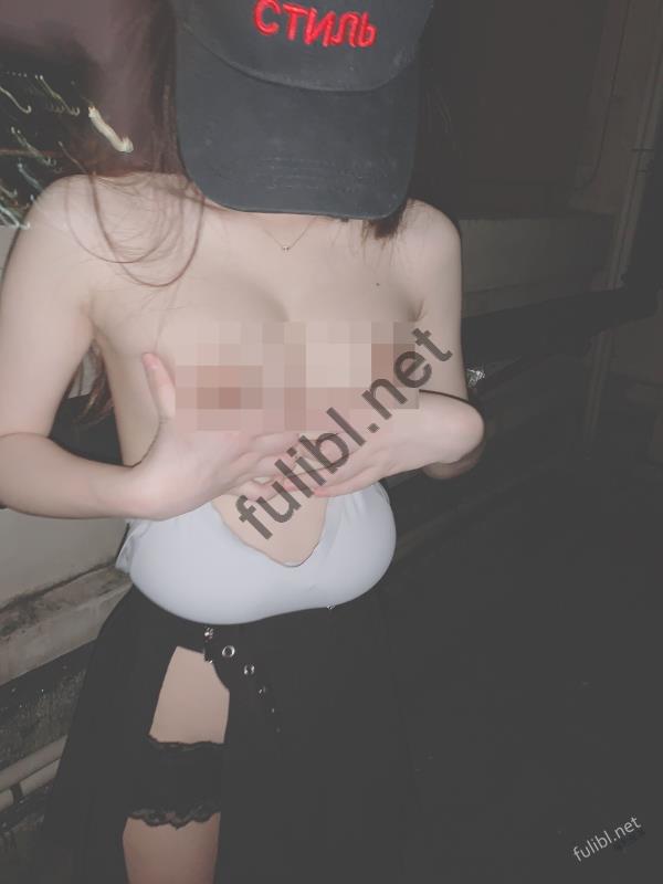 推特网红@一小只萌宠 尺度私拍合集[15P+4V/135M]